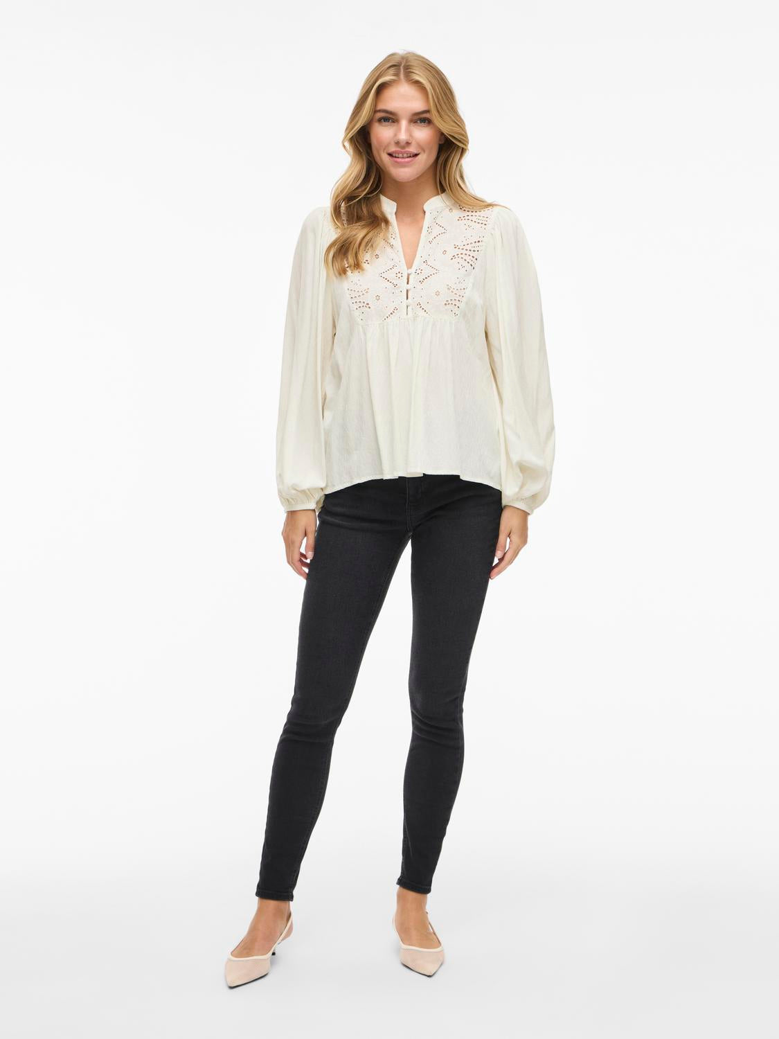 model_shot-front_full